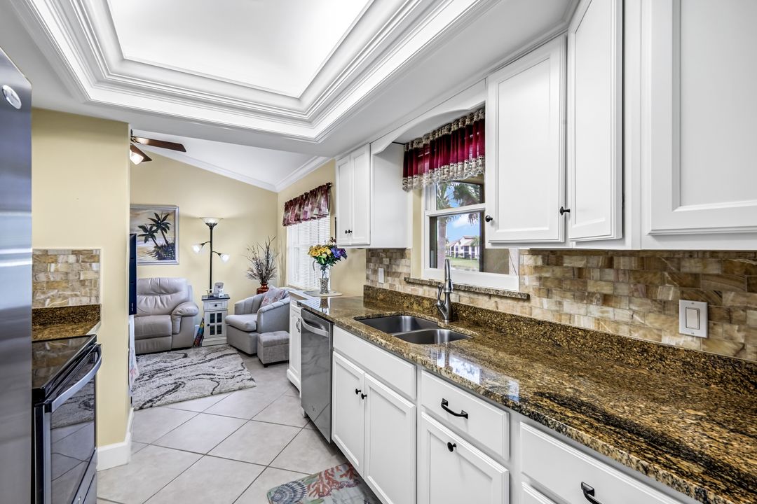 8475 Charter Club Cir #8, Fort Myers, FL 33919