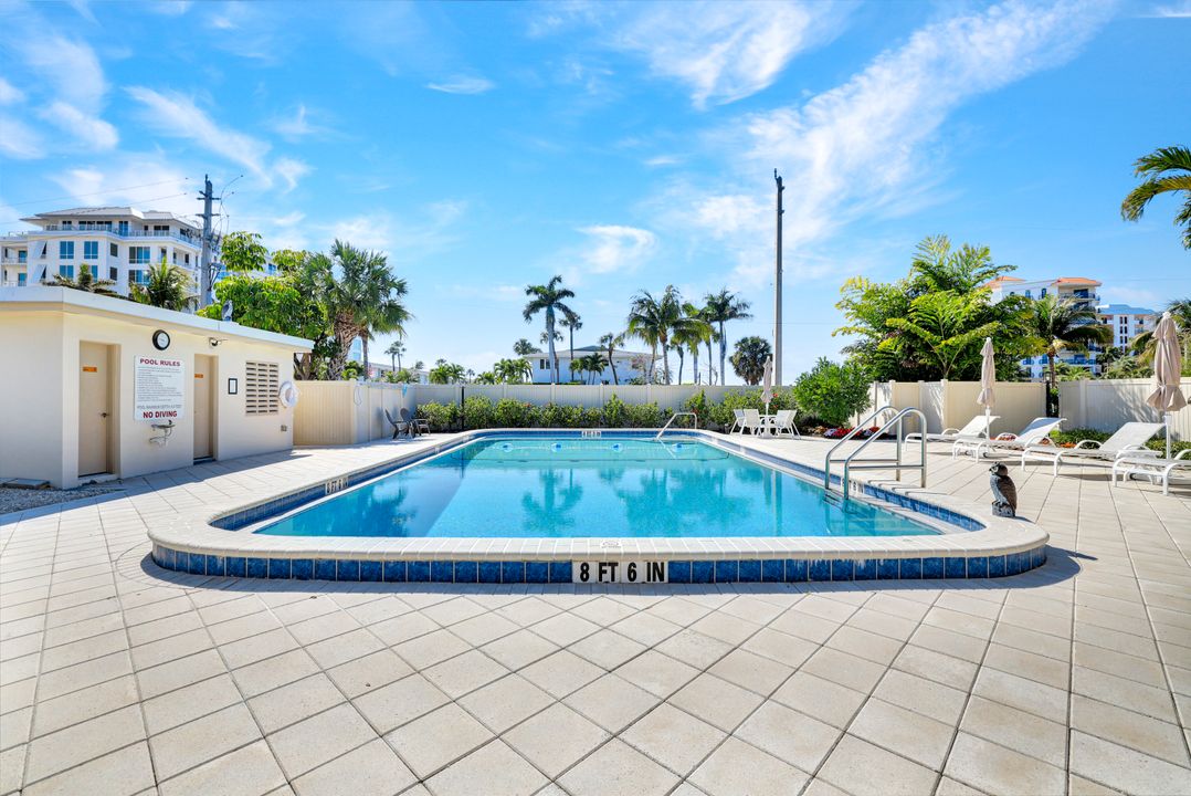 1100 Gulf Shore Blvd N #103, Naples, FL 34102