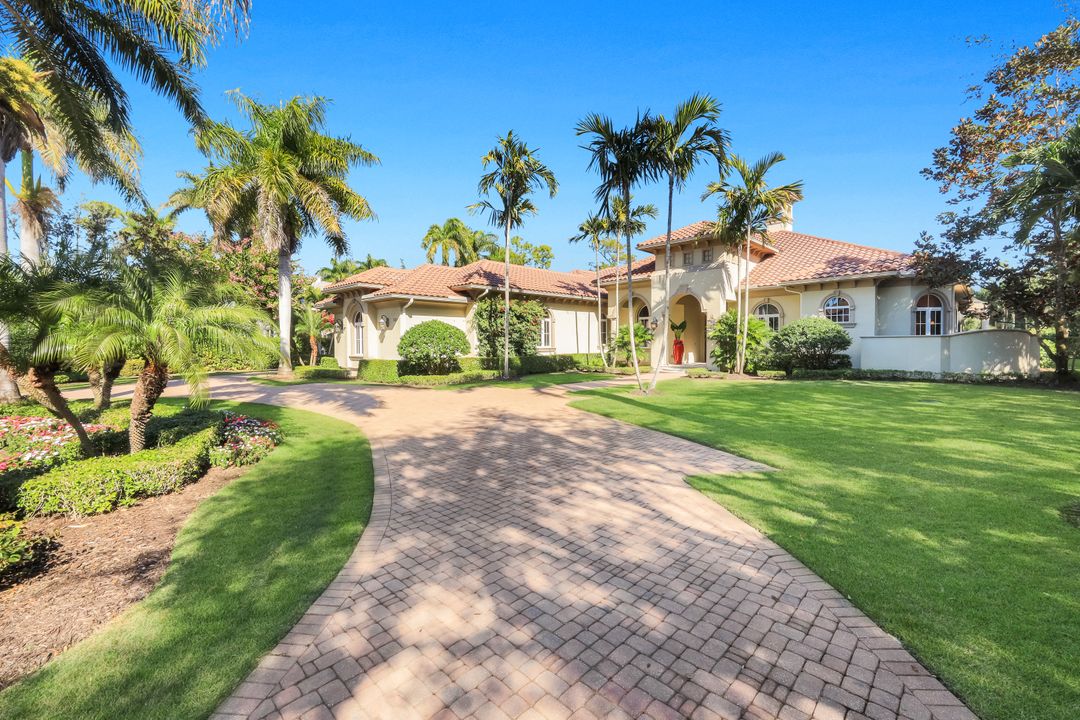 3122 Dahlia Way, Naples, FL 34105