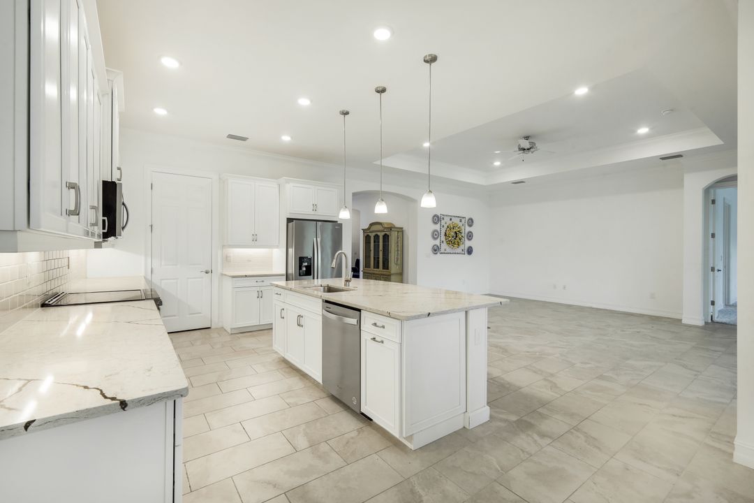 28105 Captiva Shell Lp, Bonita Springs, FL 34135
