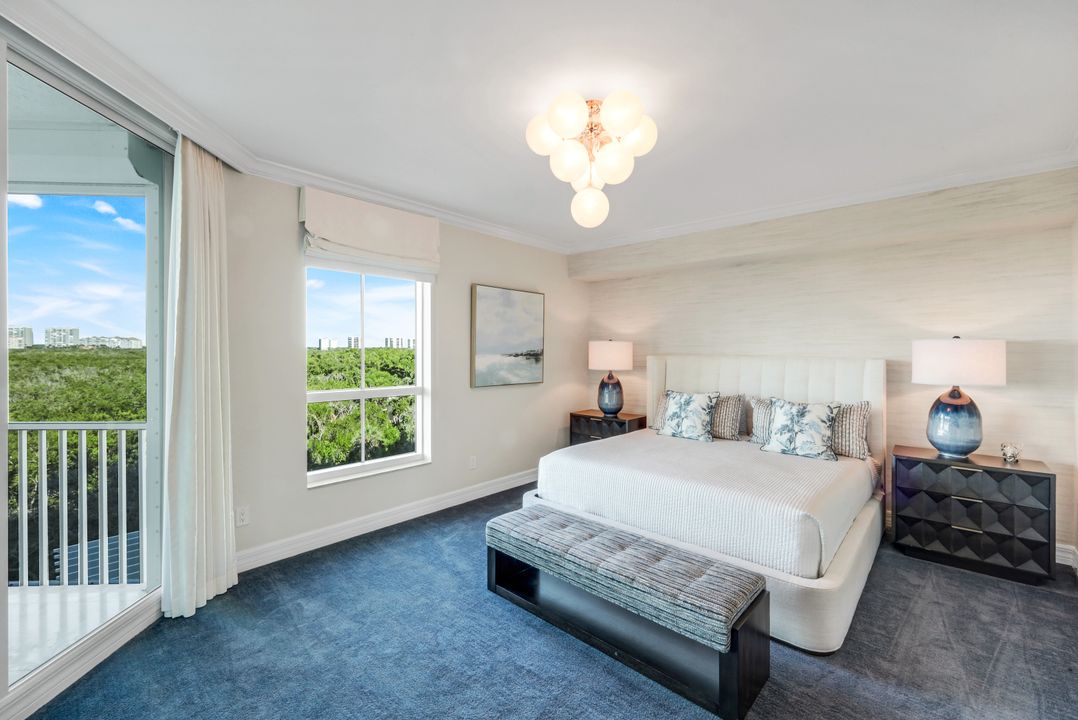 295 Grande Way #304, Naples, FL 34110