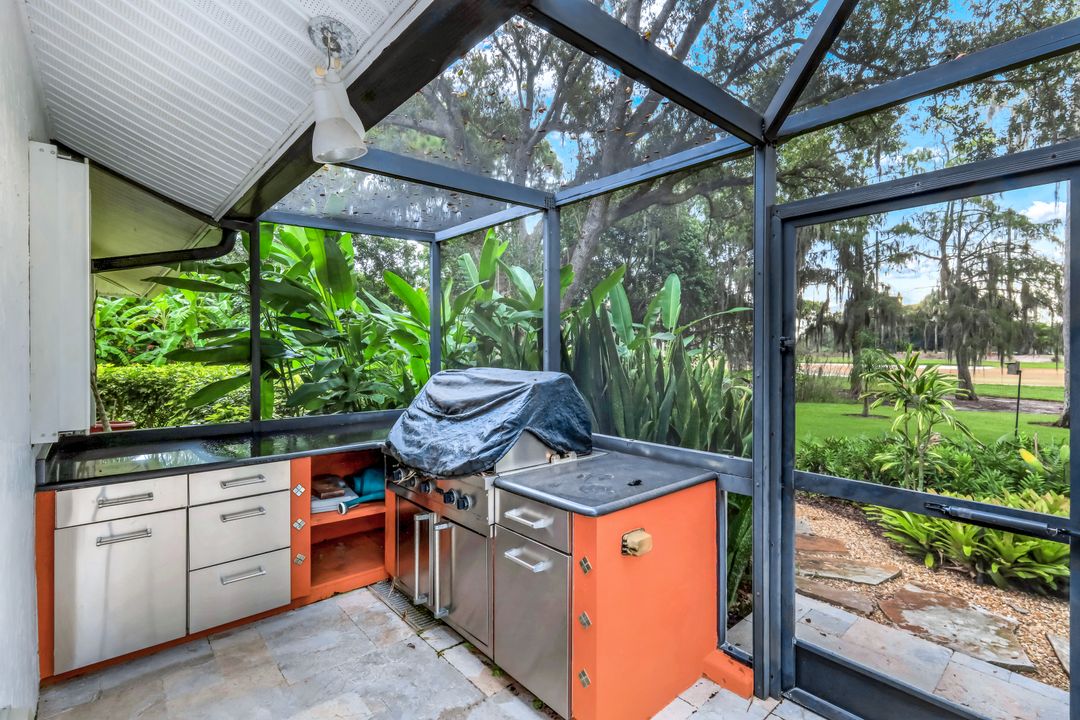 13024 Valewood Dr, Naples, FL 34119
