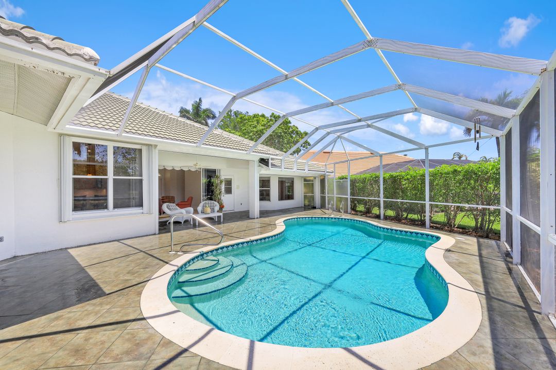 1940 Timberline Dr, Naples, FL 34109
