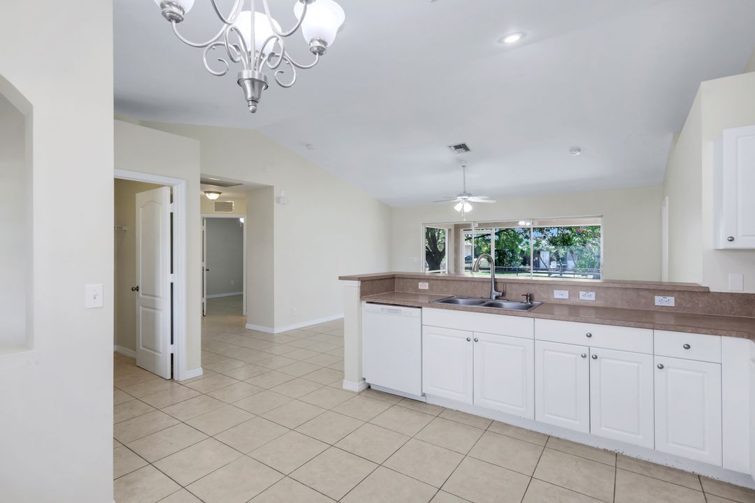 2010 NE 13th Pl, Cape Coral, FL 33909