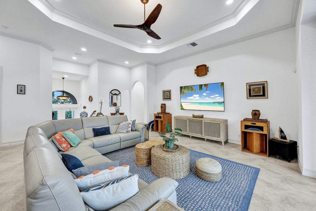 350 Gumbo Limbo Ln, Marco Island, FL 34145