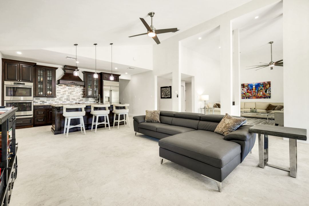 5630 Copper Leaf Ln, Naples, FL 34116