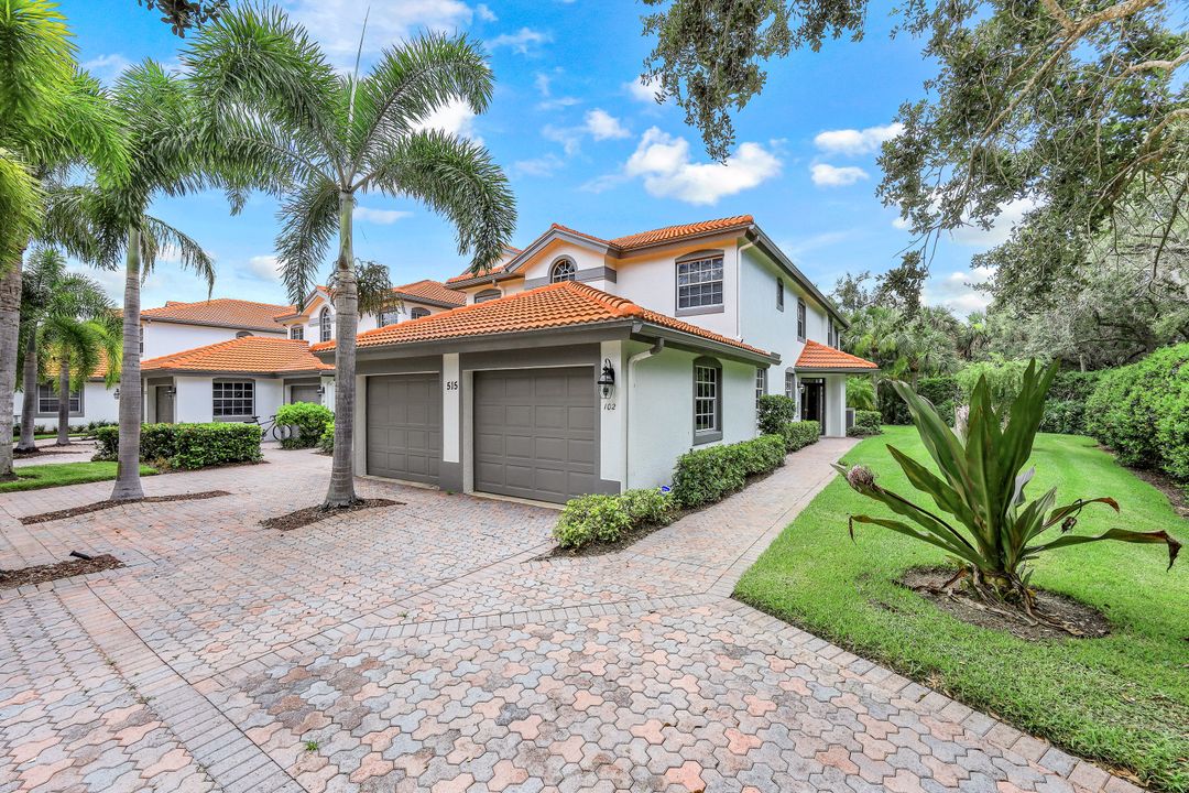 515 Laguna Royale Blvd  #102, Naples, FL 34119