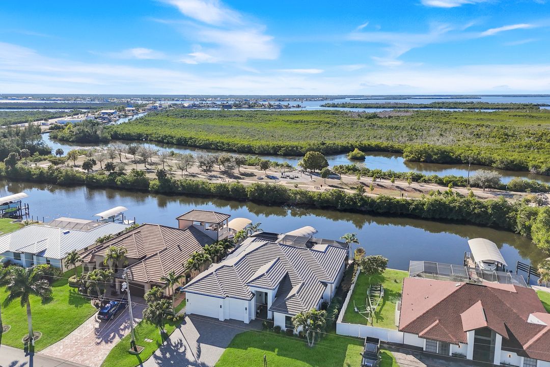 428 SW 39th Ave, Cape Coral, FL 33991