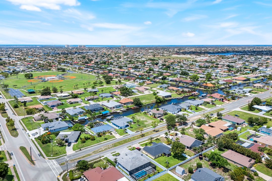 405 Mohawk Pkwy, Cape Coral, FL 33914