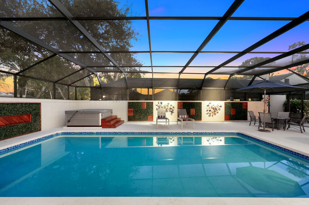 370 Edgemere Way N, Naples, FL 34105