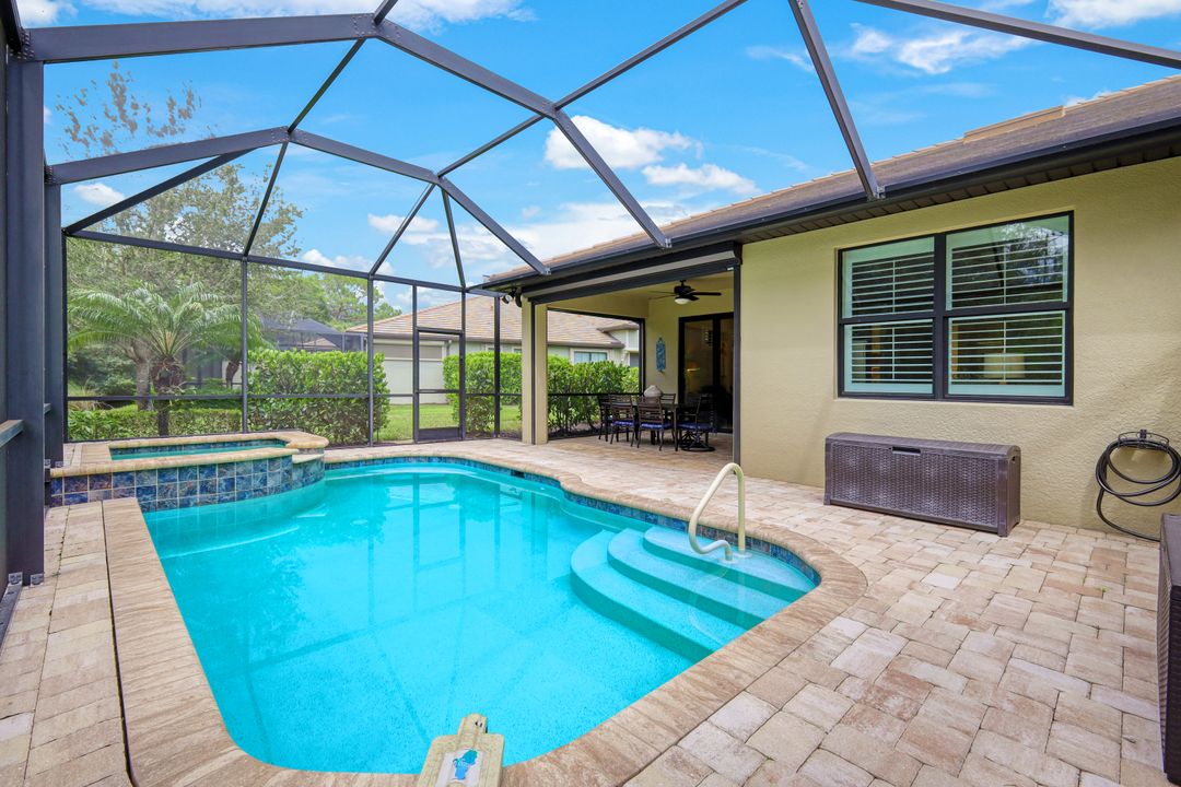 7175 Live Oak Dr, Naples, FL 34114