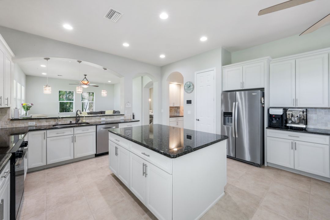 1776 Birdie Dr, Naples, FL 34120