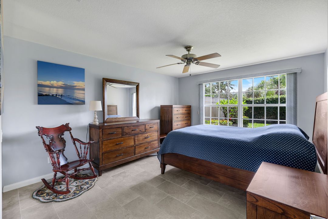3343 Cayman Ln, Naples, FL 34119