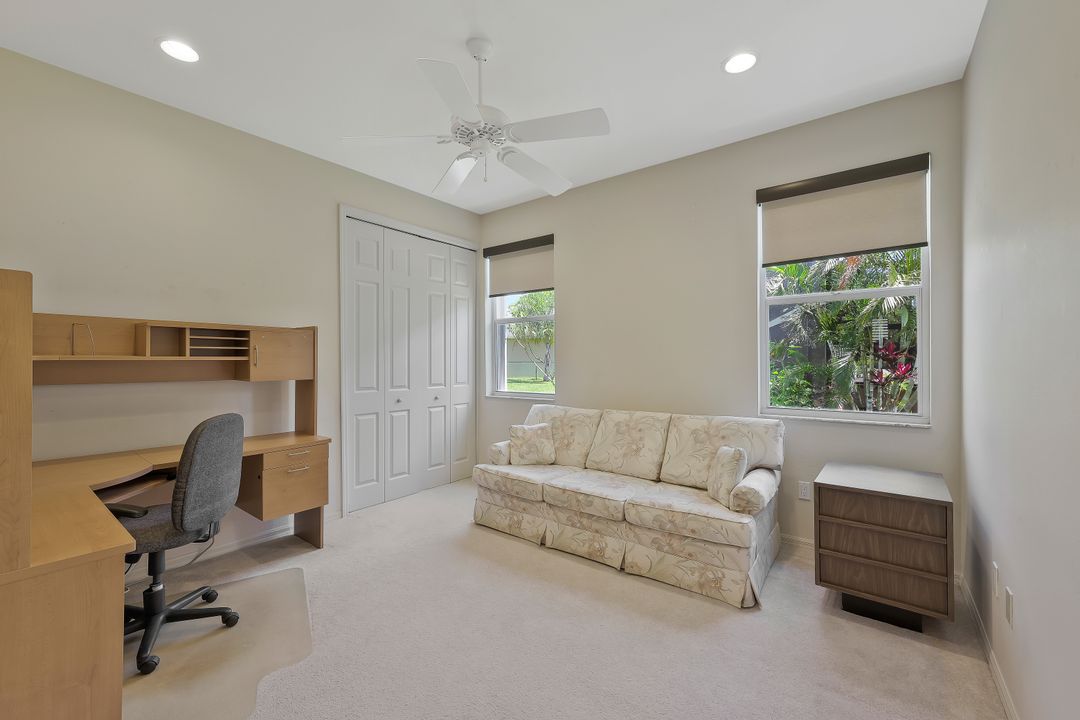 1726 Emerald Cove Cir, Cape Coral, FL 33991