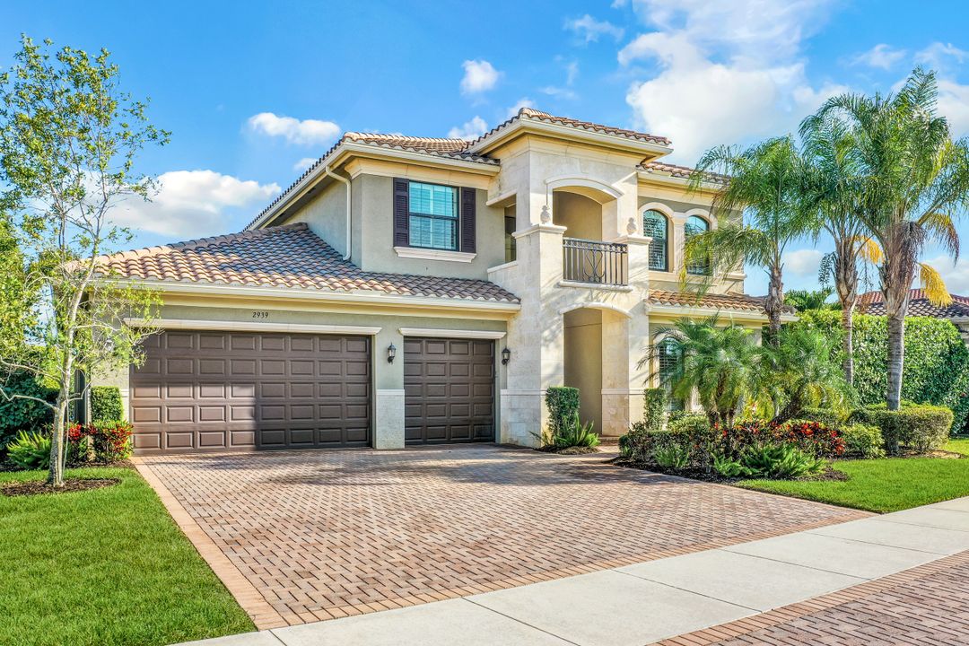 2939 Cinnamon Bay Cir, Naples, FL 34119