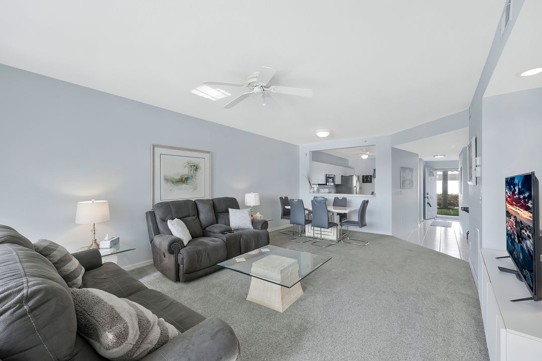 186 Gabriel Cir #9, Naples, FL 34104