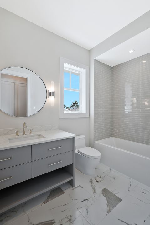 408 16th Ave S, Naples, FL 34102