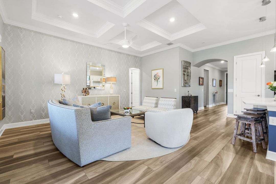 9721 Everglades Dr, Naples, FL 34120