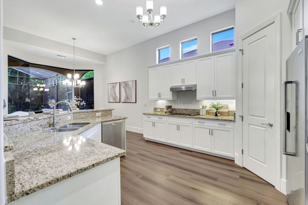 5717 Hammock Isles Dr, Naples, FL 34119