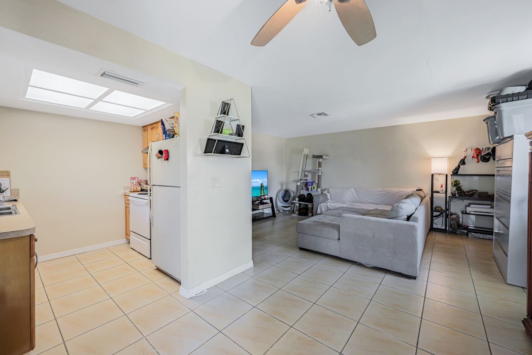 913 SE 13th St  #913/915, Cape Coral, FL 33990
