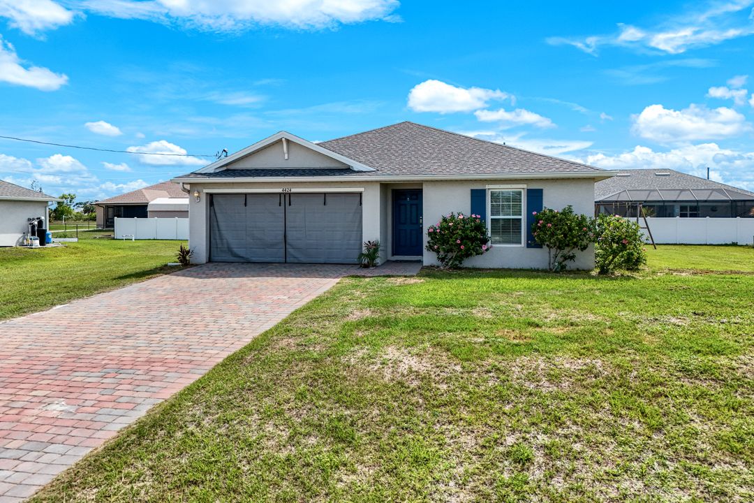 4424 NE 10th Ct, Cape Coral, FL 33909