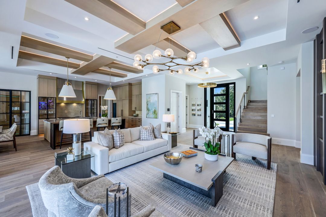 403 Neapolitan Way, Naples, FL 34103