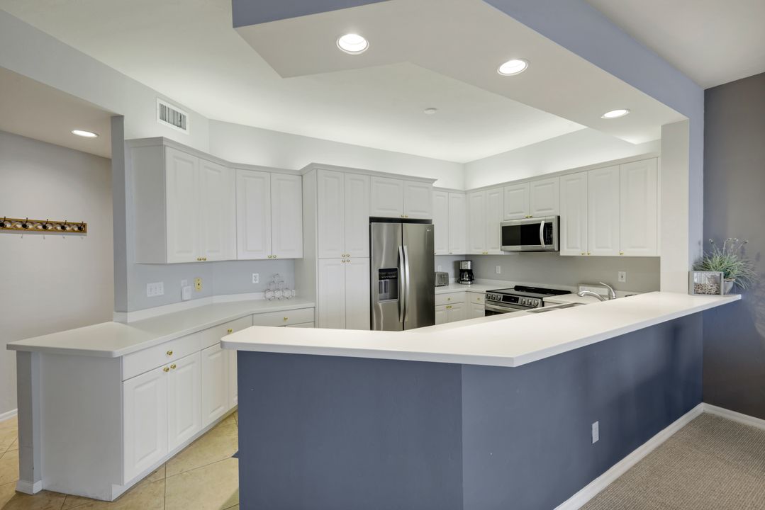 410 Flagship Dr #605, Naples, FL 34108