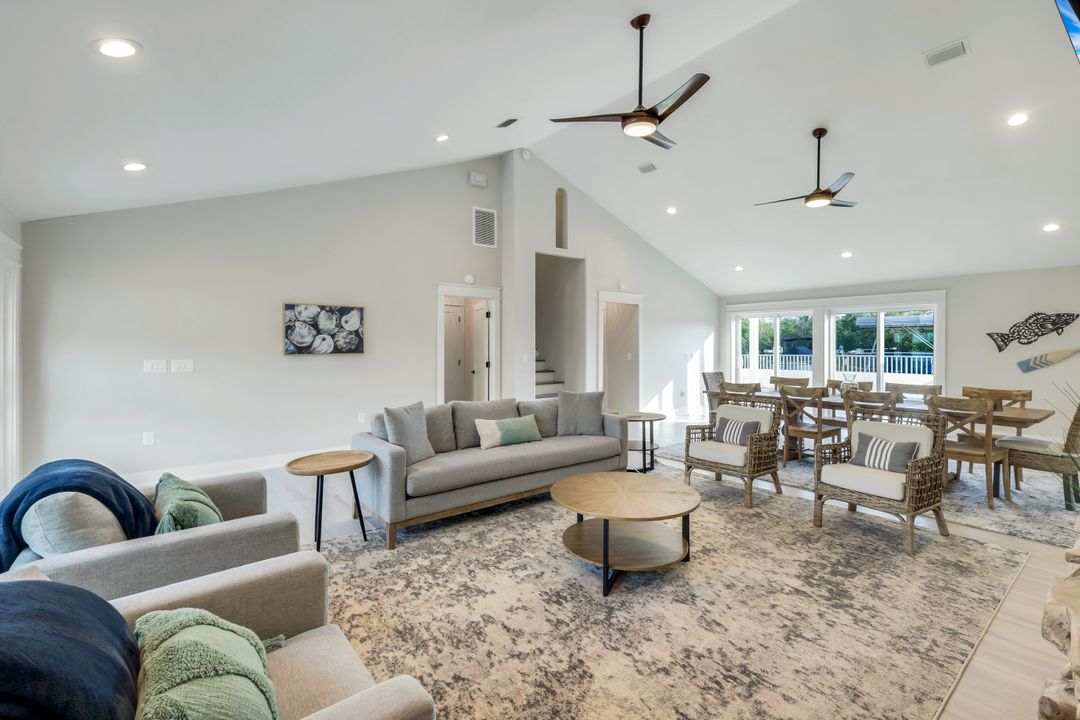 11861 Isle of Palms Dr, Fort Myers Beach, FL 33931