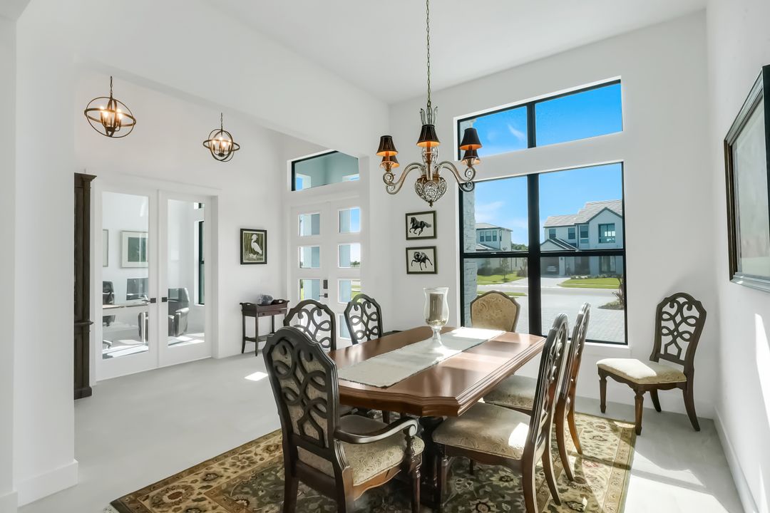 2428 Waterfront Cir, Sarasota, FL 34240