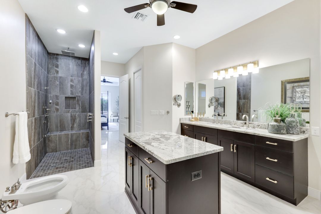 27080 Flamingo Dr, Bonita Springs, FL 34135