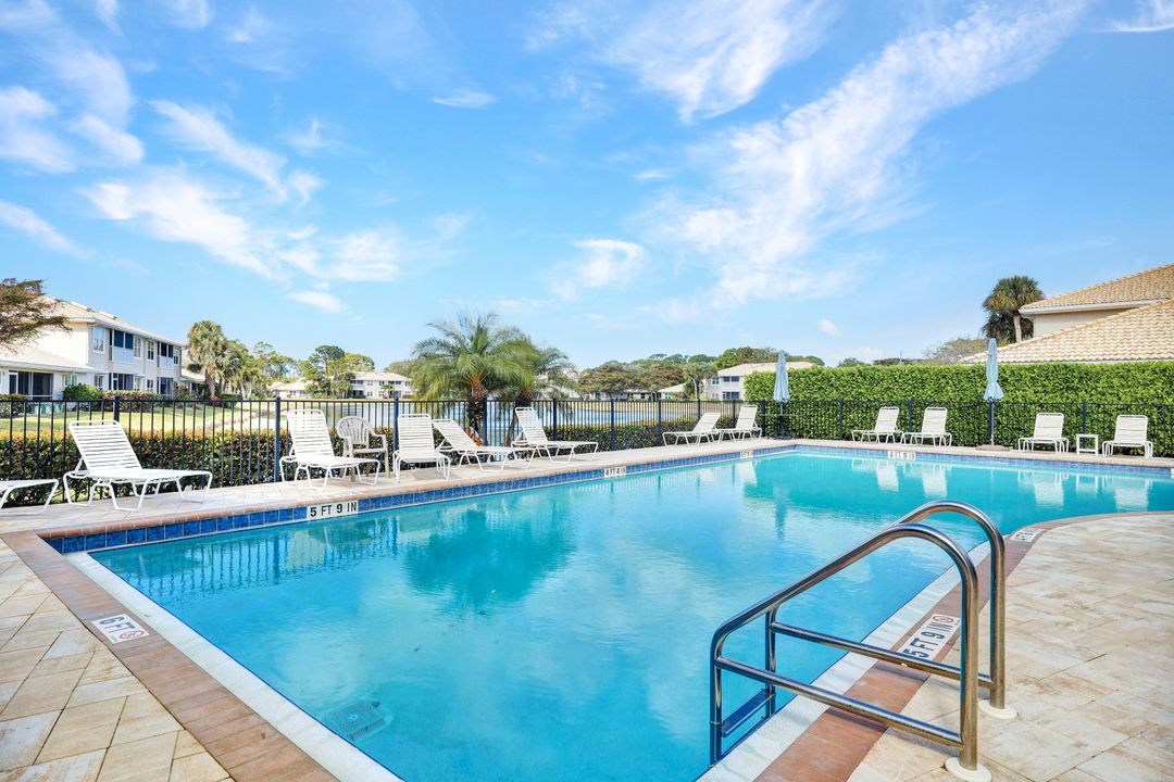 314 Emerald Bay Cir #I-5, Naples, FL 34110