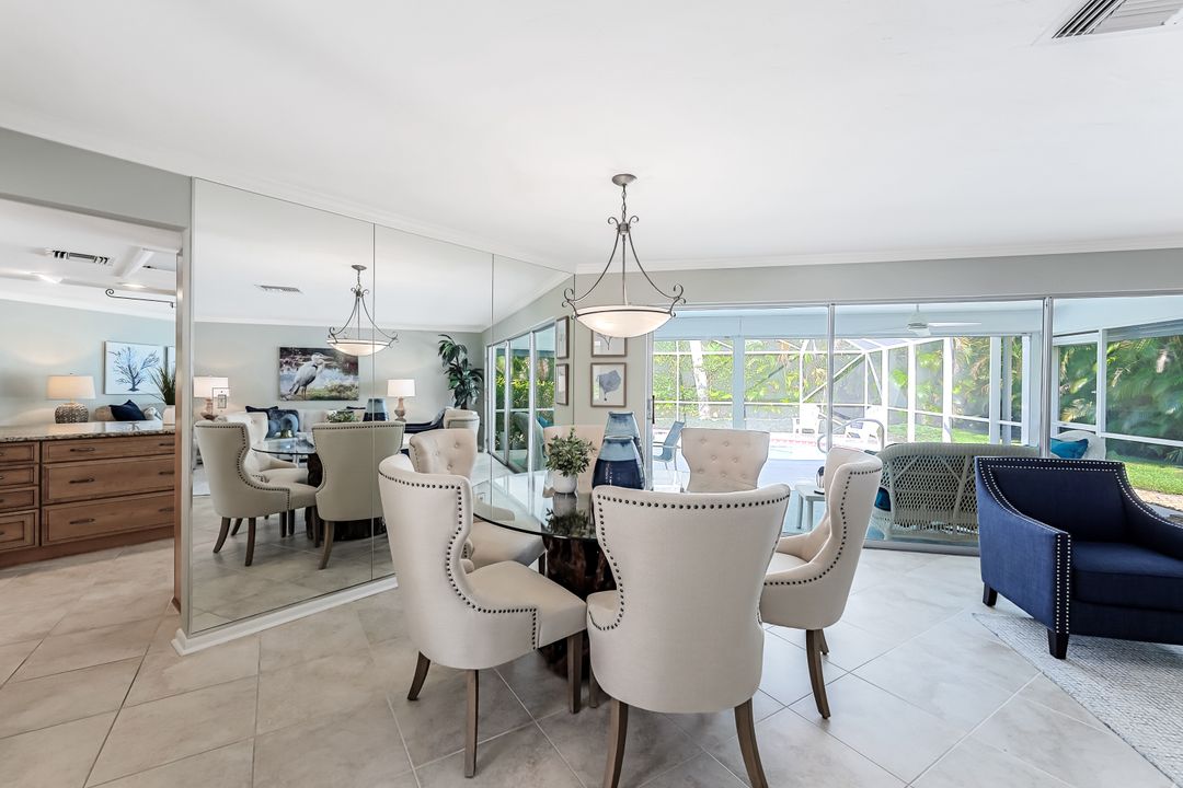 727 Park Shore Dr, Naples, FL 34103