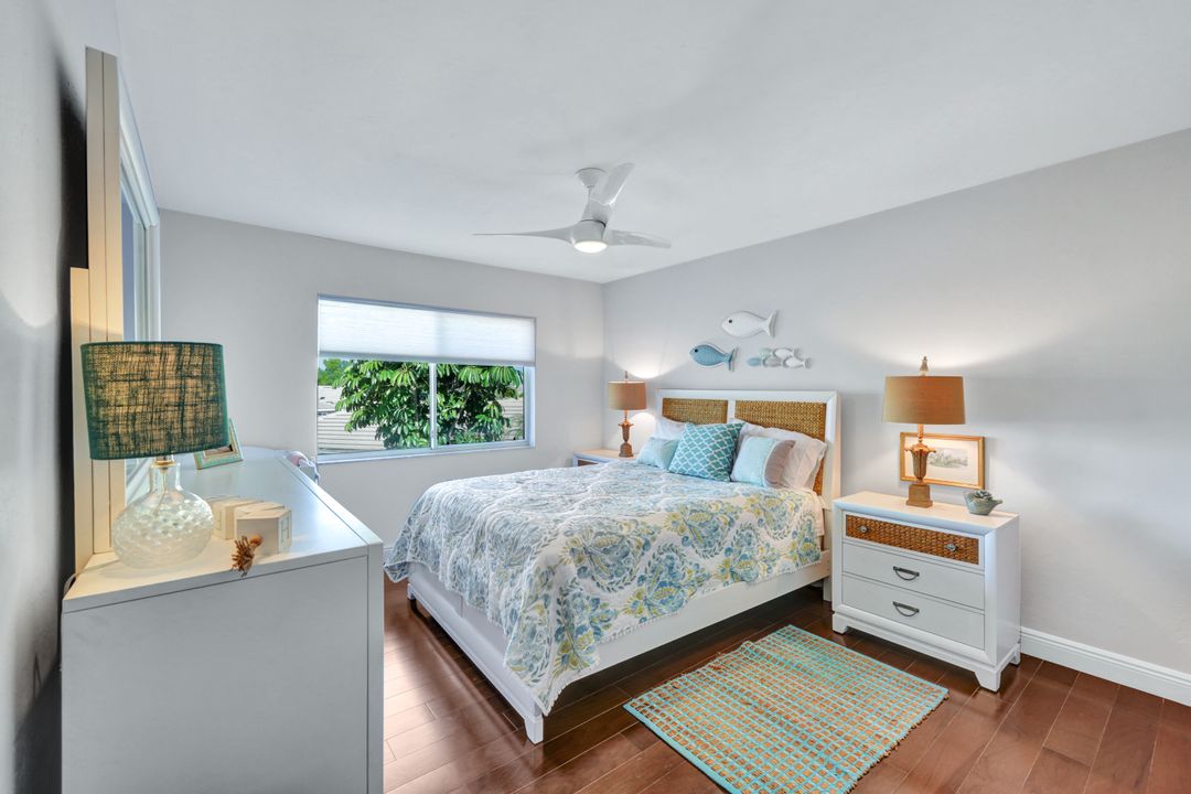 10339 Quail Crown Dr, Naples, FL 34119