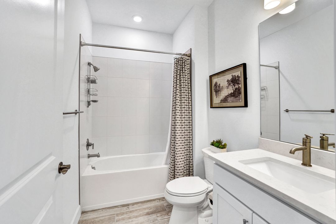 1952 Yellowfin Cir, Naples, FL 34114