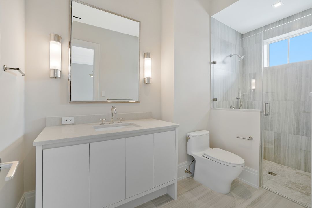 408 16th Ave S, Naples, FL 34102