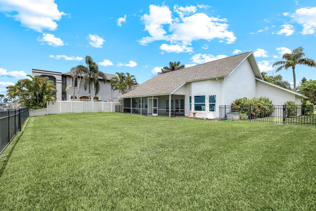 2250 SE 28th St, Cape Coral, FL 33904