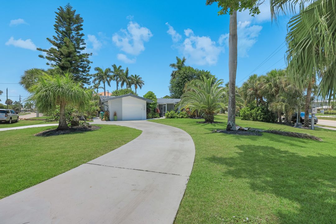 1236 El Dorado Pkwy E, Cape Coral, FL 33904