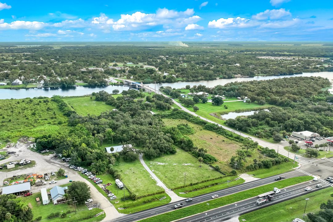 21211 Palm Beach Blvd, Alva, FL 33920