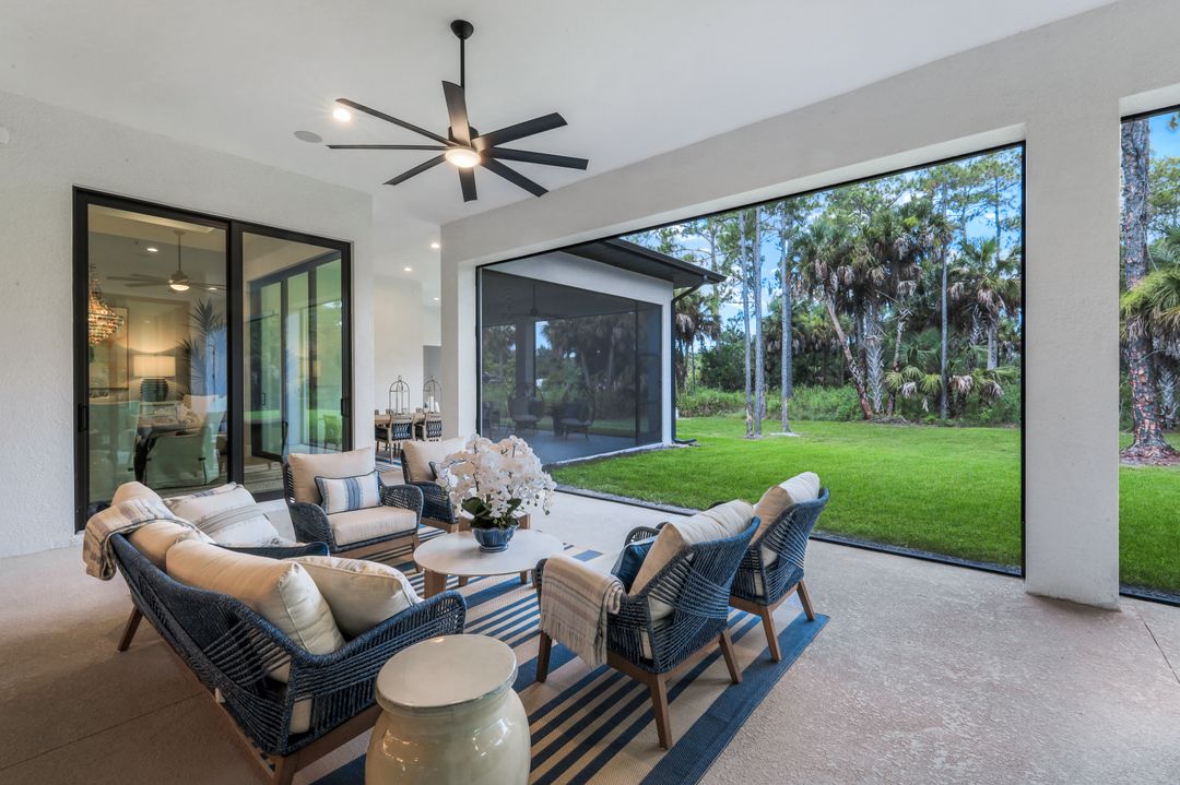 933 11th St SW, Naples, FL 34117