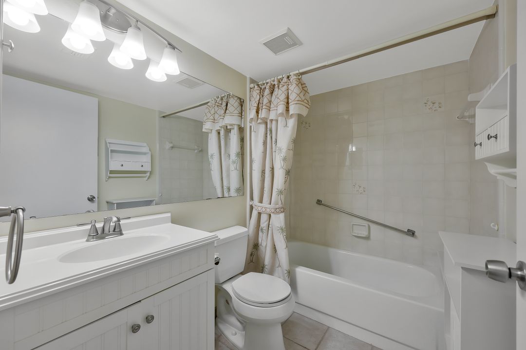 4071 Lakeside Club Blvd #3, Fort Myers, FL 33905