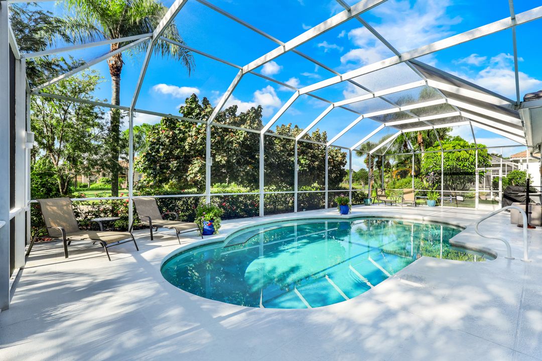 8392 Northhampton Ct, Naples, FL 34120