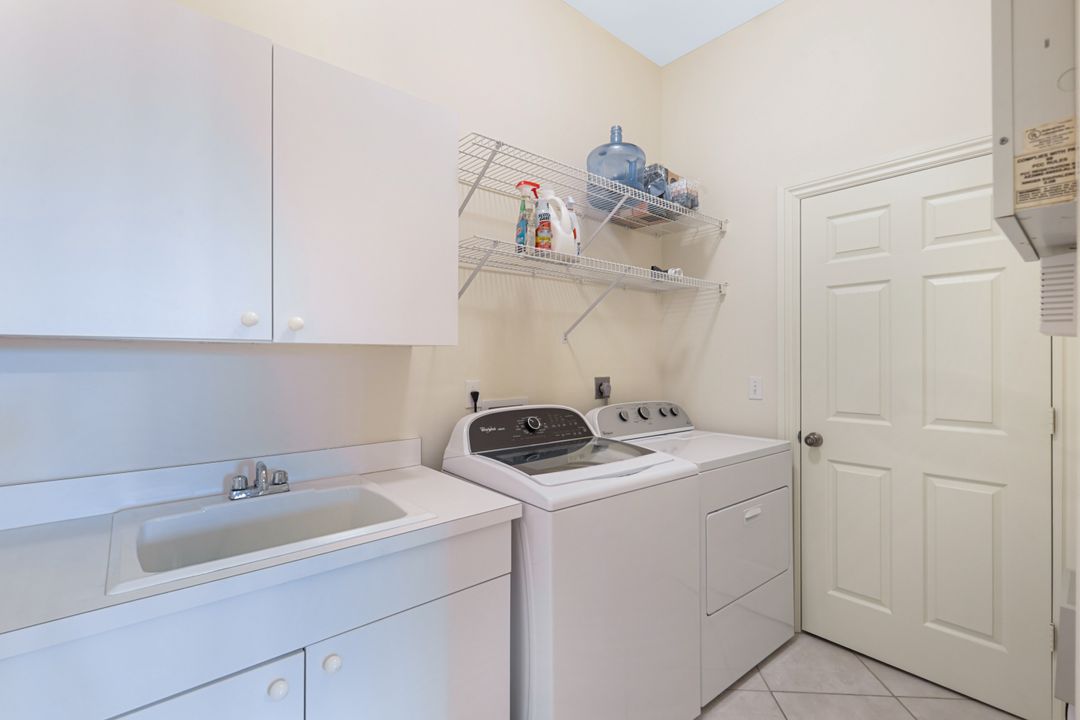 795 Bentwater Cir #202, Naples, FL 34108