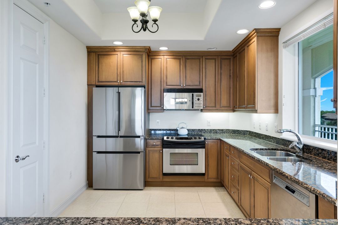 2748 Tiburon Blvd E #C502, Naples, FL 34109