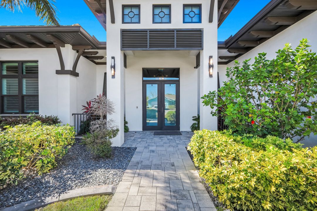 1218 SW 4th Pl, Cape Coral, FL 33991