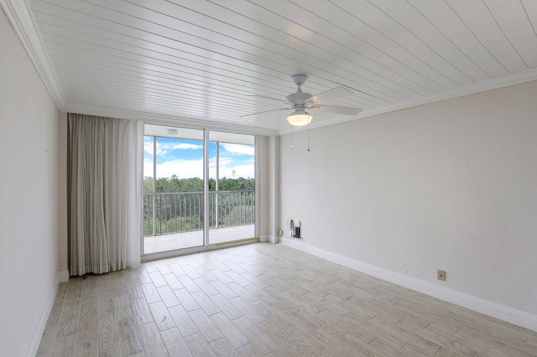 5 Bluebill Ave APT 506, Naples, FL 34108