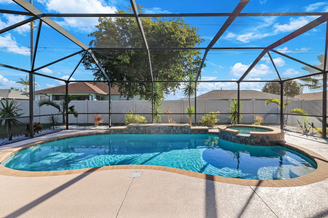 1323 SW 9th Ave, Cape Coral, FL 33991