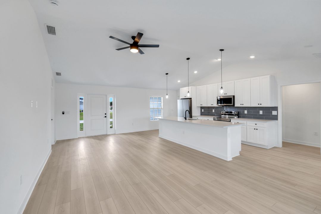 1517 NE 23rd St, Cape Coral, FL 33909