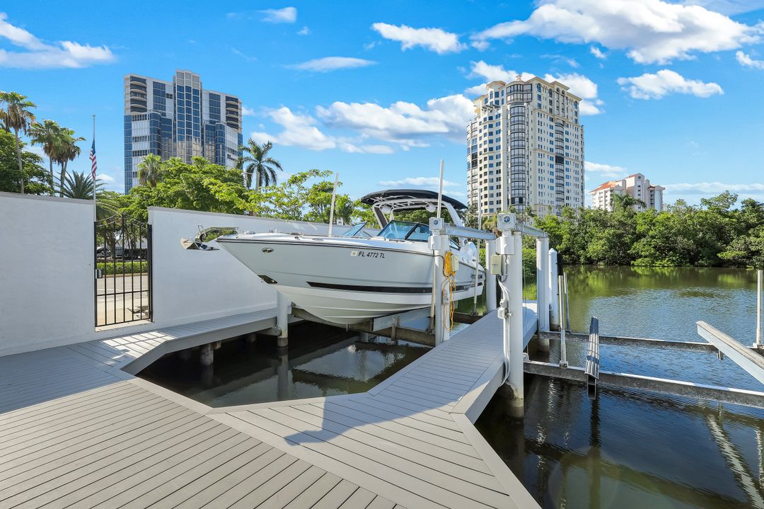 4900 Gulf Shore Blvd N, Naples, FL 34103