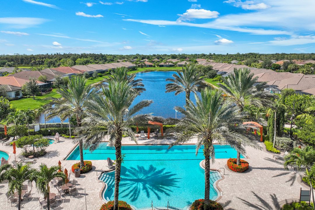 8362 Viale Cir, Naples, FL 34114
