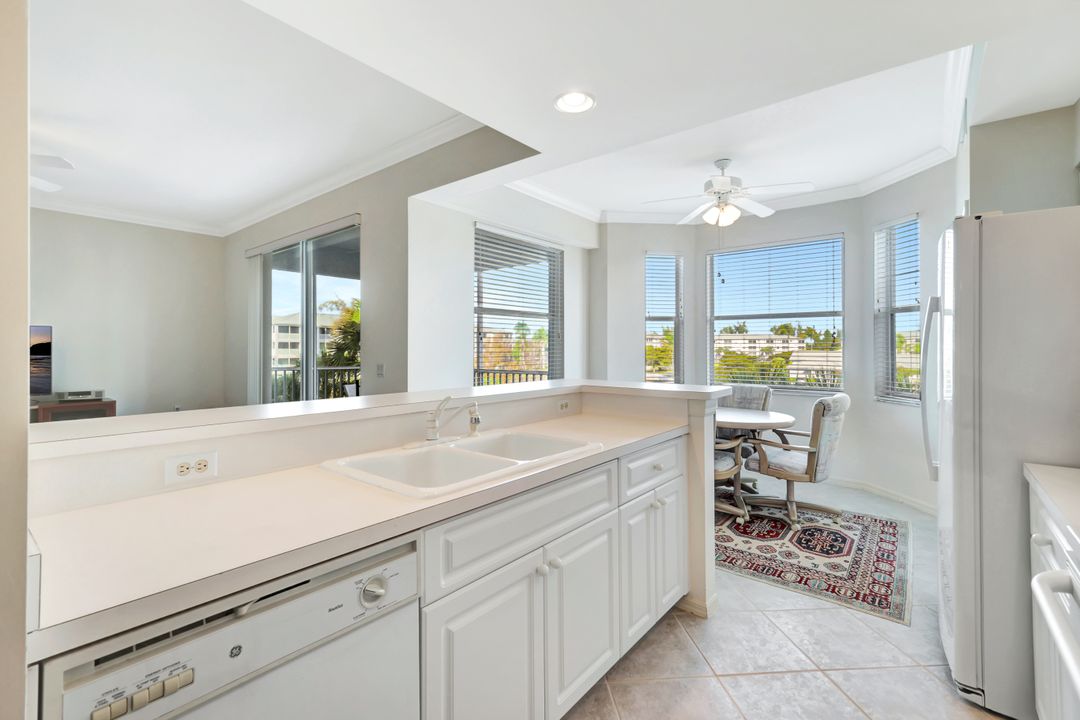 16595 Lake Cir Dr #233, Fort Myers, FL 33908